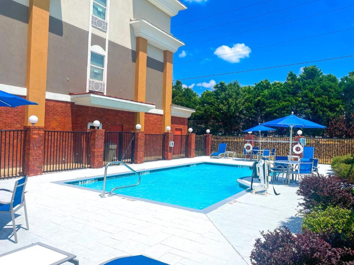 Holiday Inn Express Mccomb By Ihg Exterior foto